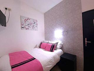 Photo C of this room