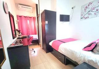 Photo D of this room