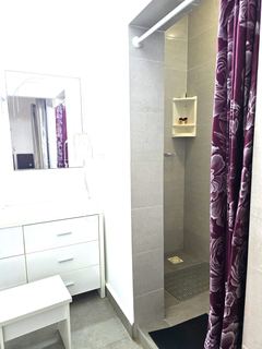 Photo E of this room