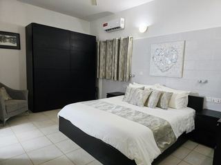 Photo I of this room