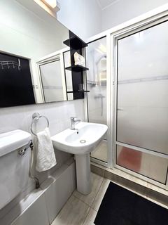 Photo C of this room