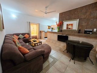 Photo B of this room
