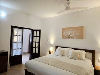 Photo D of this room