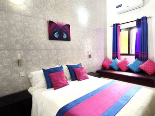 Photo E of this room