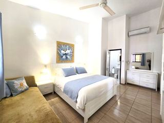 Photo B of this room