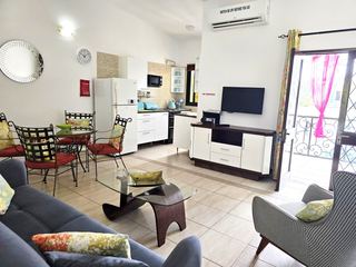 Photo E of this room