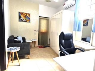 Photo B of this room