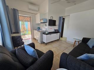 Photo D of this room