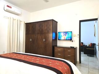 Photo D of this room