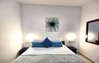 Photo B of this room