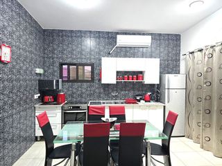 Photo B of this room