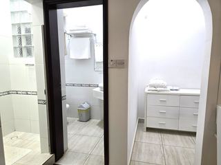 Photo J of this room