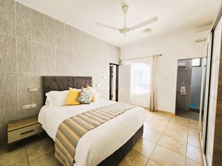 Photo C of this room