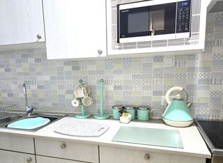 Photo L of this room