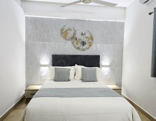 Photo N of this room