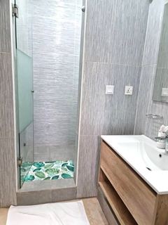 Photo O of this room